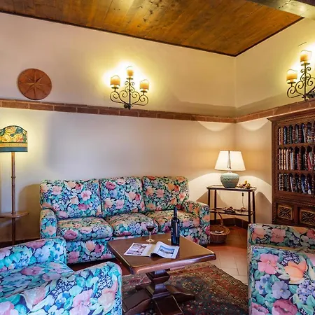 Villa La Cappella Monticiano